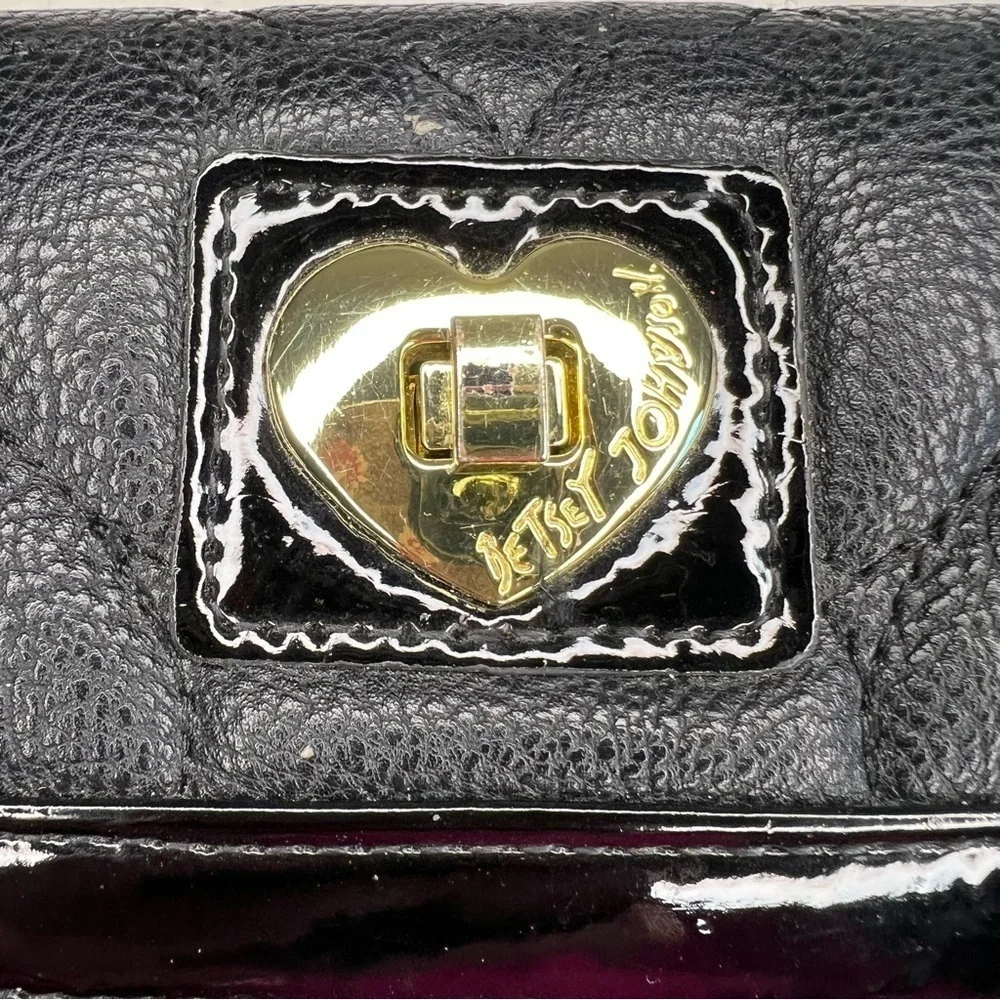 Betsey Johnson Black Turnlock Wallet Hearts Trifold Black